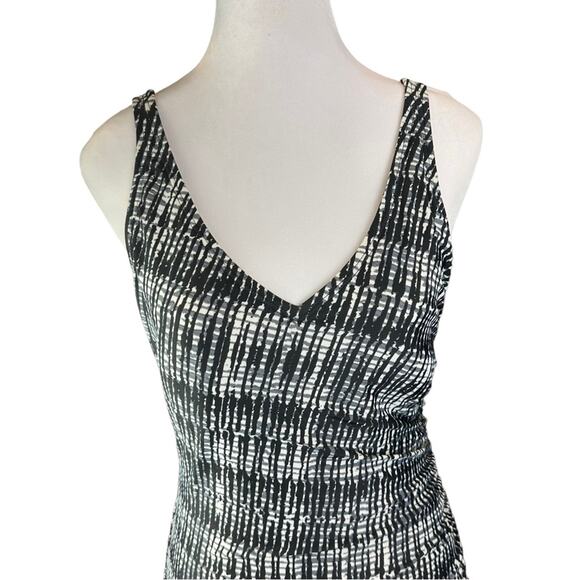 Speedo Fashion Tank One Piece Swimsuit Side Shirred Black White Size 12 - Picture 2 of 9